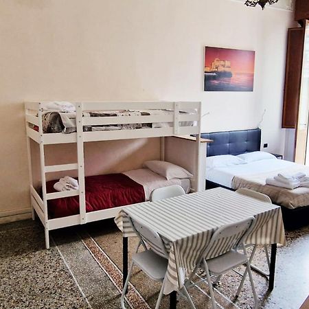 Bed and Breakfast Il Rifugio Di Garibaldi Neapel Exterior foto